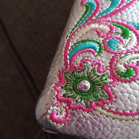 Updated- Skull and rhinestone satchel - Picture 4 of 4